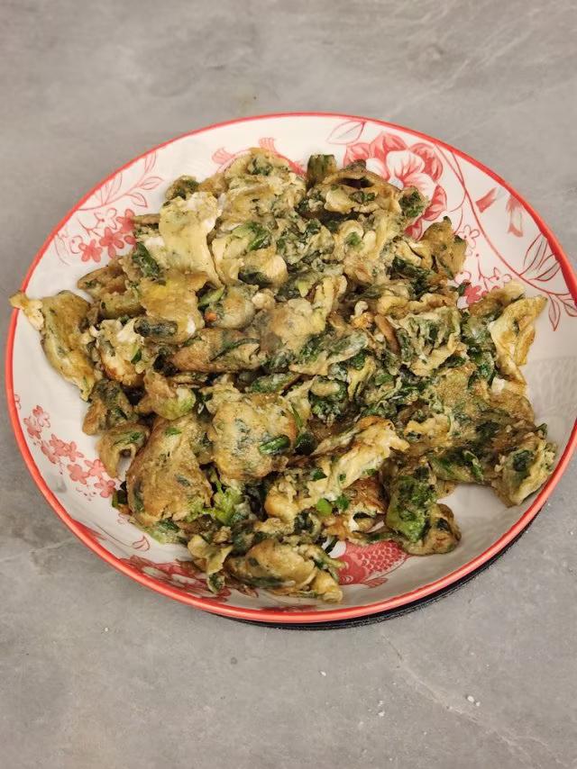 荠菜怎样处理，做菜才好吃滑嫩！
昨天在田地里挖了一些荠菜，大家都知道荠菜营养丰富