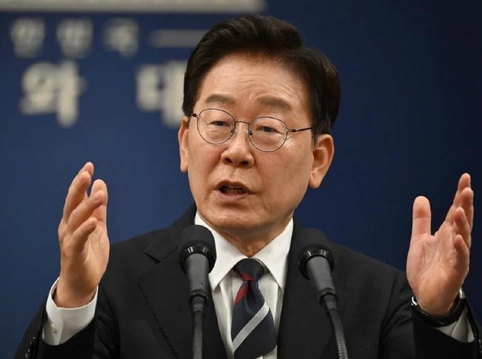 韩国政府将对世界杯出局追责世界杯   估计啊~洪明浦这么追责，未来国内也基本上被