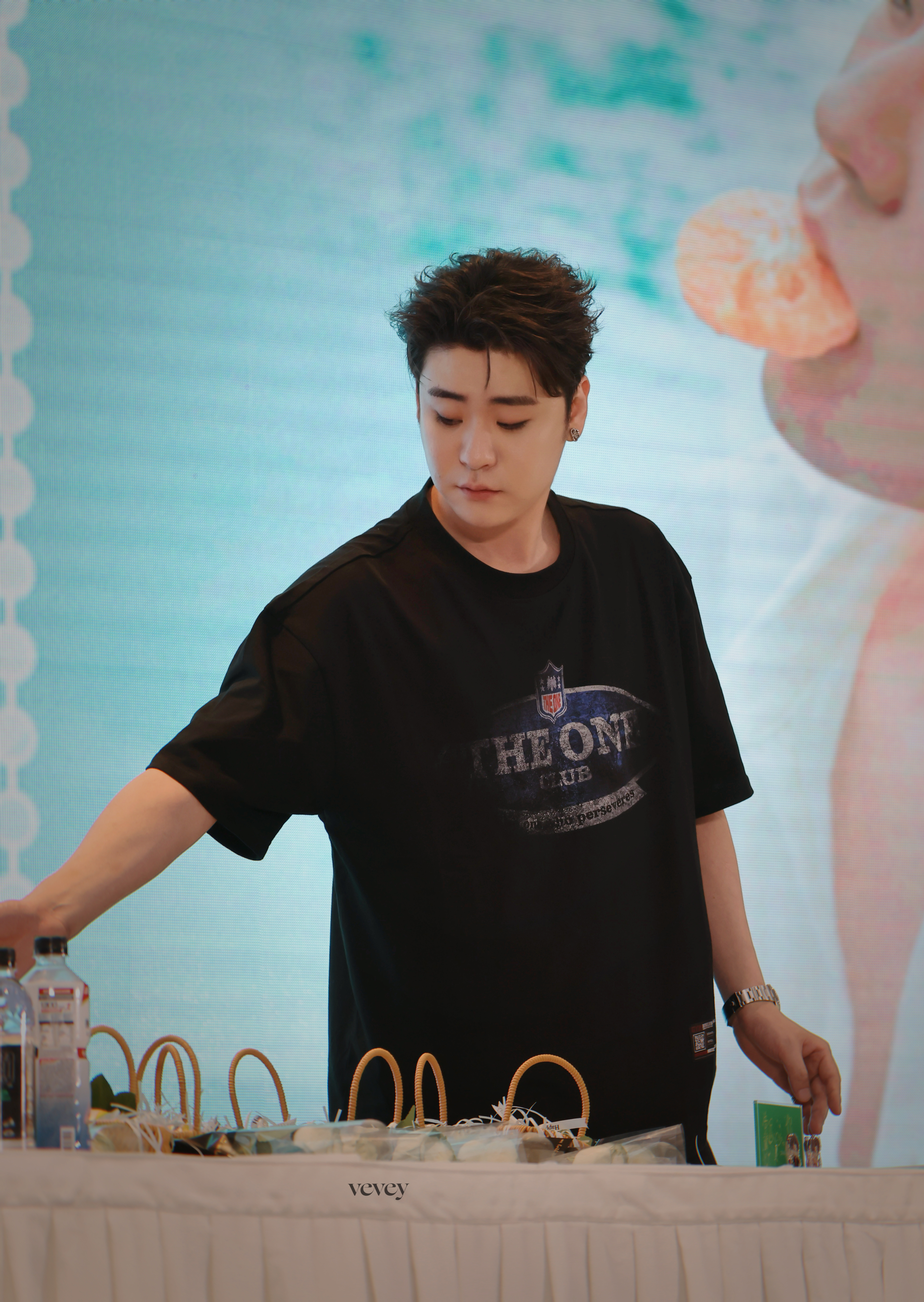 张云雷靠近你演唱会 不是这张云雷 愿我们都能以柔韧之心筑自己的“江湖”2027.