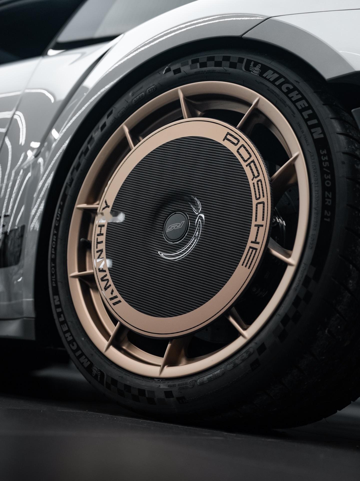 保时捷GT3RS装备了Manthey曼恩泰希套件看起来比之前更加激进 😎🔥?