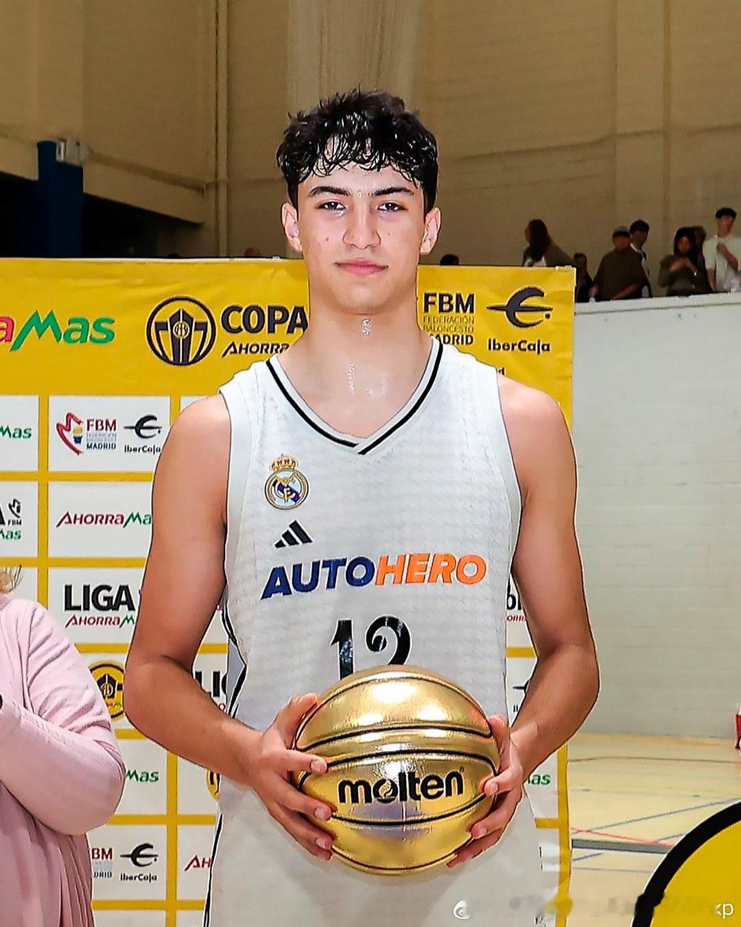 皇马U18西班牙小前锋Ignacio Campoy(2007-201cm-SF)