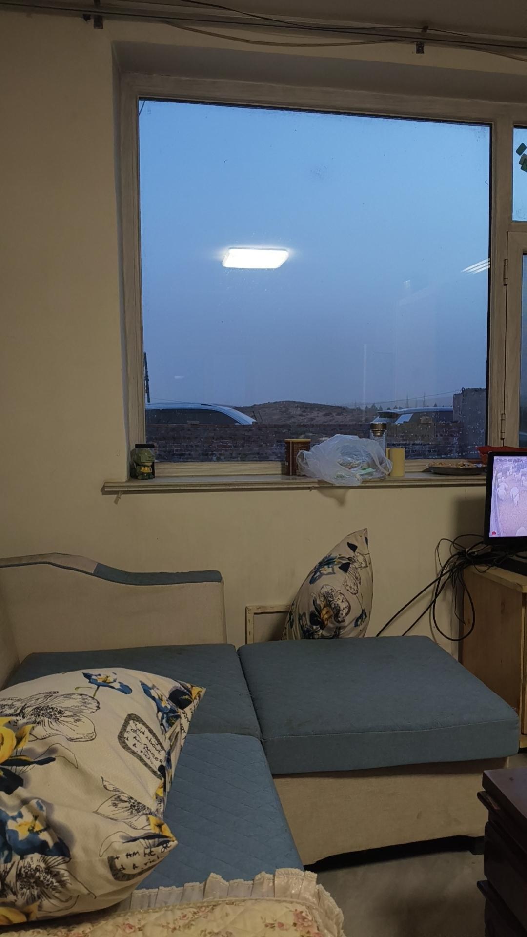 亲兄弟为争母亲房产反目成仇，一套房，真能买断手足情？
 
老母亲走后，留下一套市