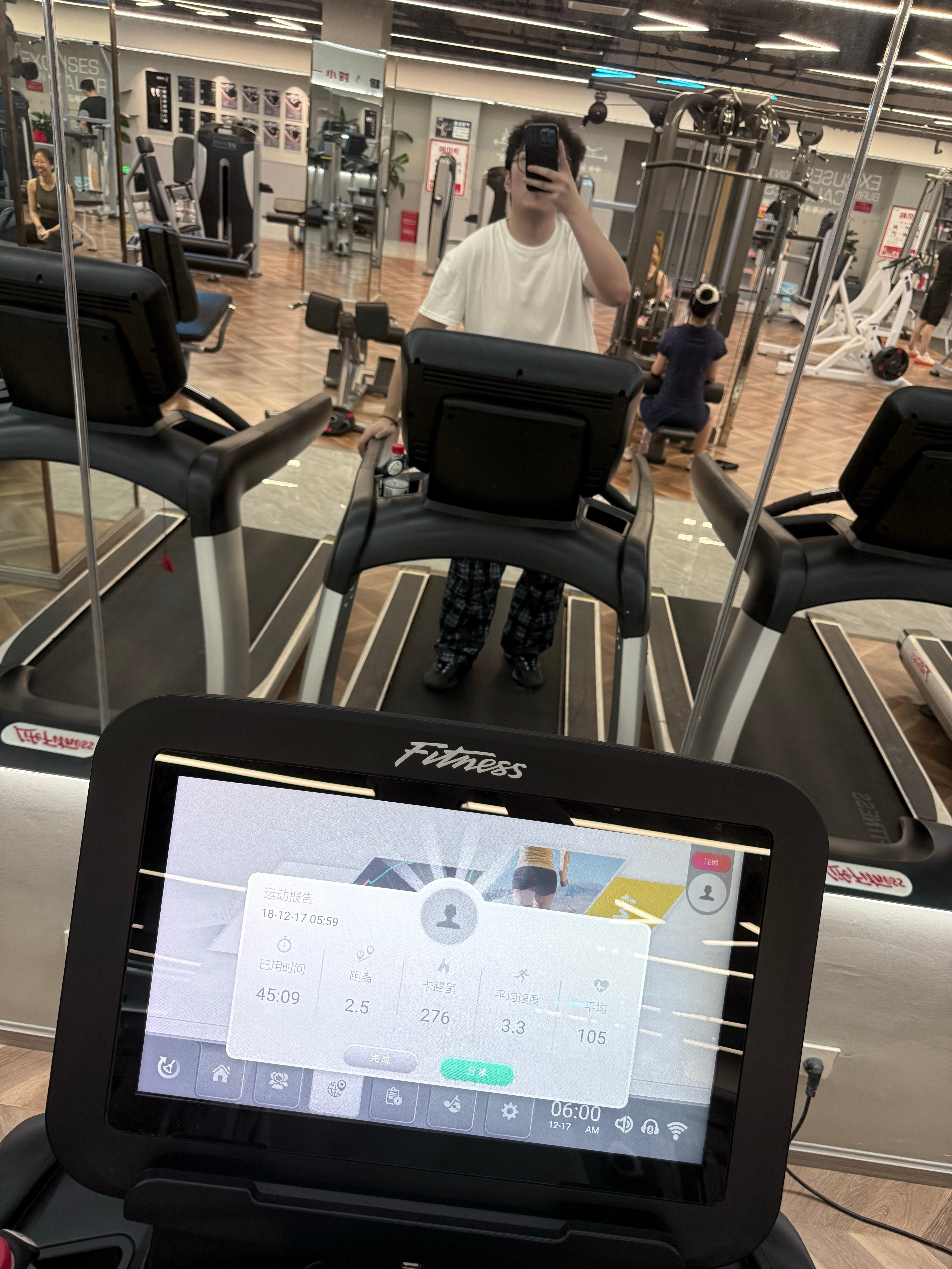 解说怪咔cfpls28 休息一天健身 🏋️♀️ 明天后天全明星解说晚点去彩排 