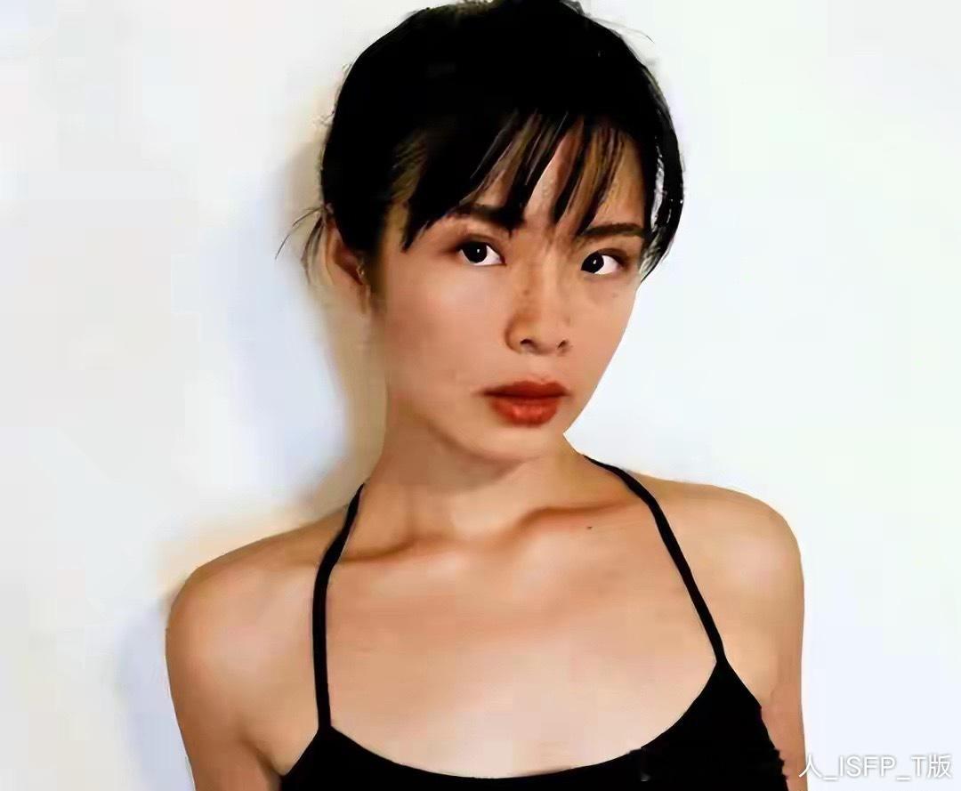 许可馨：我要将我赚的钱，全部捐给反华组织，如今下场大快人心 