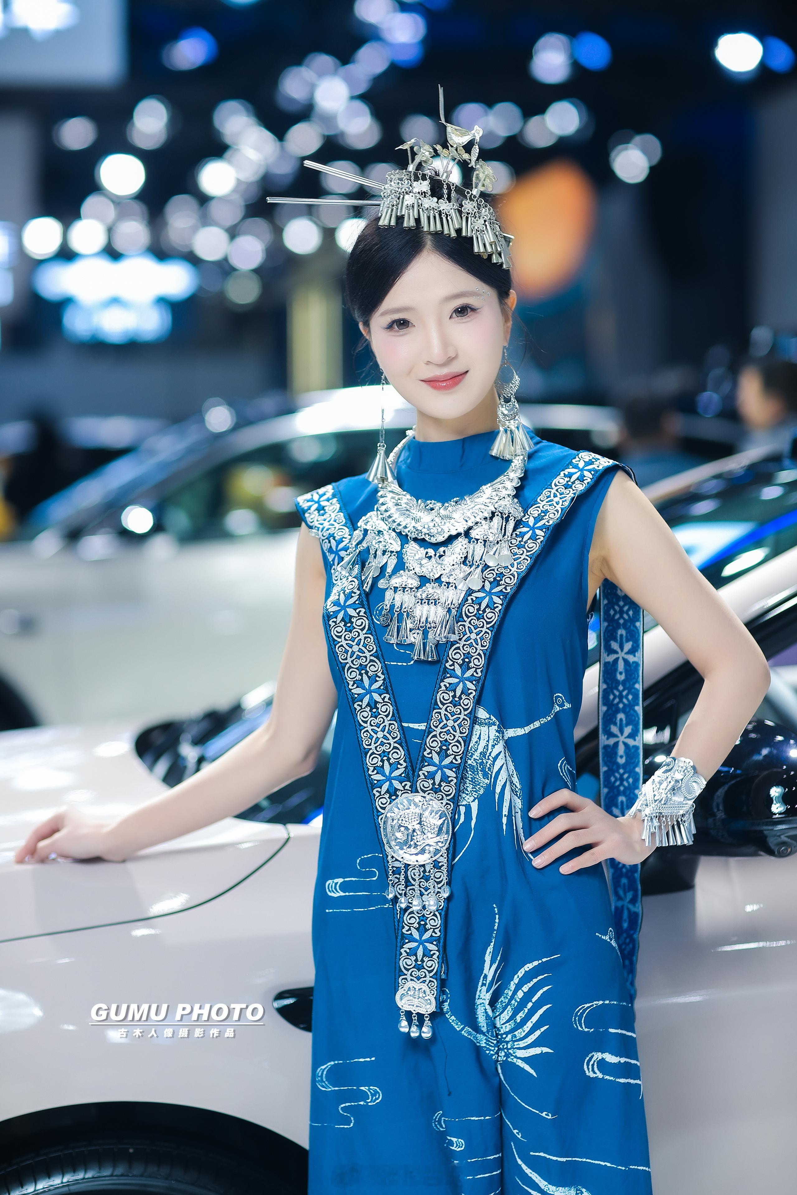 2025贵阳汽车文化节零跑 展台模特小姐姐。2025贵阳汽车文化节第十五届贵阳汽