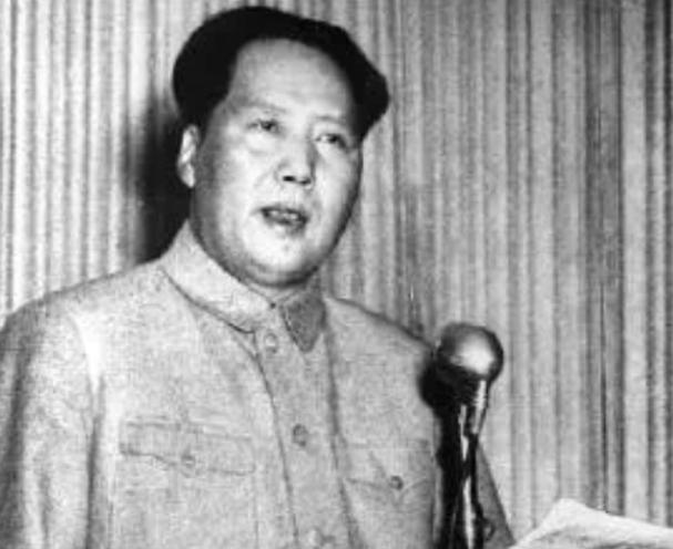 毛主席曾经说过，他一生中有两个决策最难决断，一个是1946年与国民党决裂，一个就