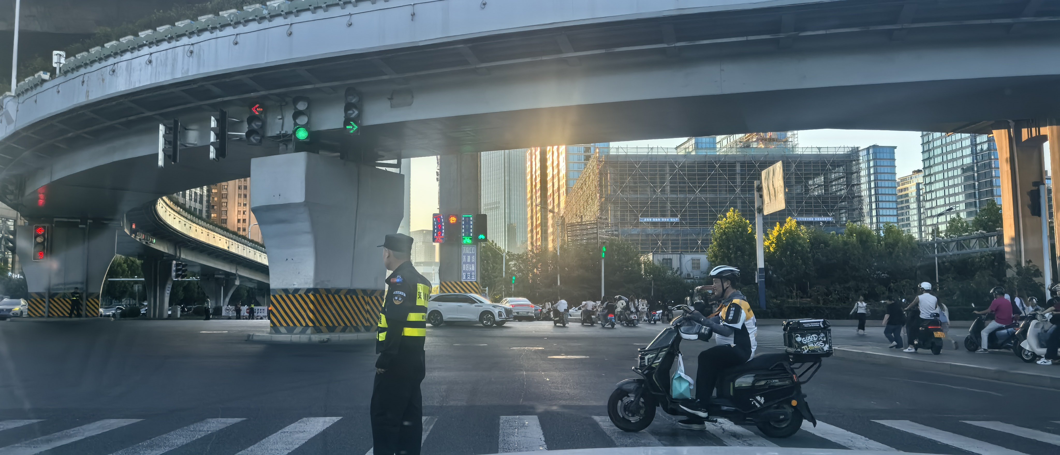 2026夏纪之声演唱会合肥站交通攻略一场演唱会 堵的水泄不通  平时几分钟的路程
