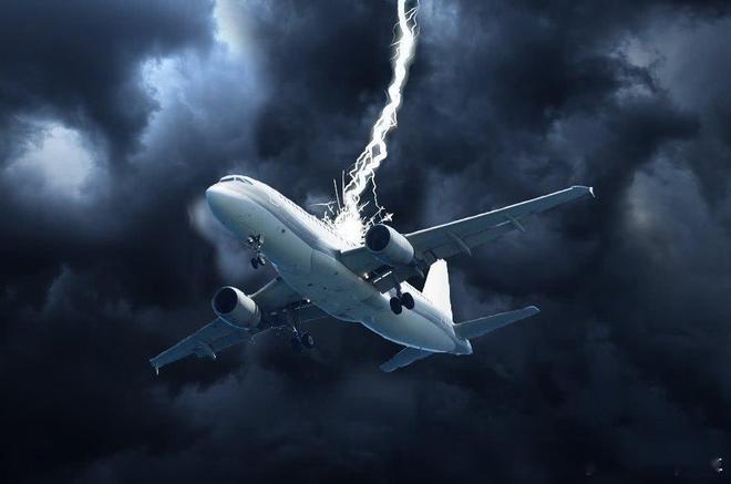 223人航班空中遭雷击，发动机喷火为何还能安全返航？6月12日凌晨，斯里兰卡航空