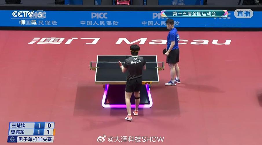 刚看完这场樊振东4比2王楚钦的比赛，开局王楚钦攻势超猛，一度大比分领先，好在小胖