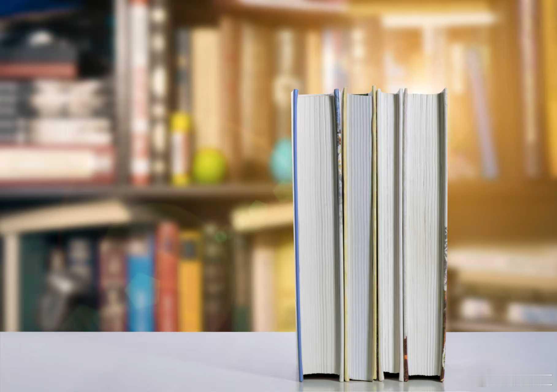 那些藏在文字里的光我的私人宝藏书单书评 最近读完《生命本来从容》，作者林清玄。文