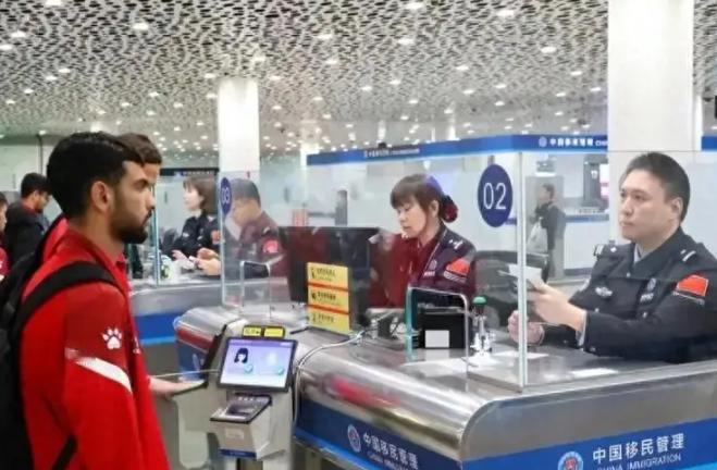 全网吵翻！外嫁女性或将注销国籍、限探7天？
 
这条热议的内容是这样的：中国女境