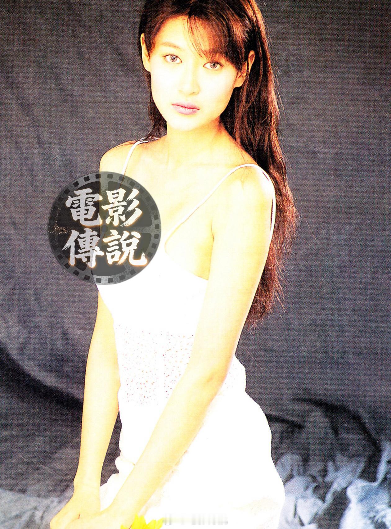 電影傳說扫描陈宝莲 为《东方新地》拍的一组照片，这个时期的她很瘦削。 