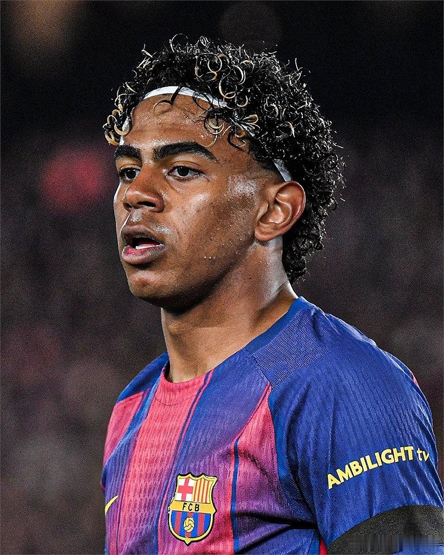 巴萨 医疗声明——经检查，一线队球员拉明·亚马尔左腿股二头肌受伤。球员将接受保守