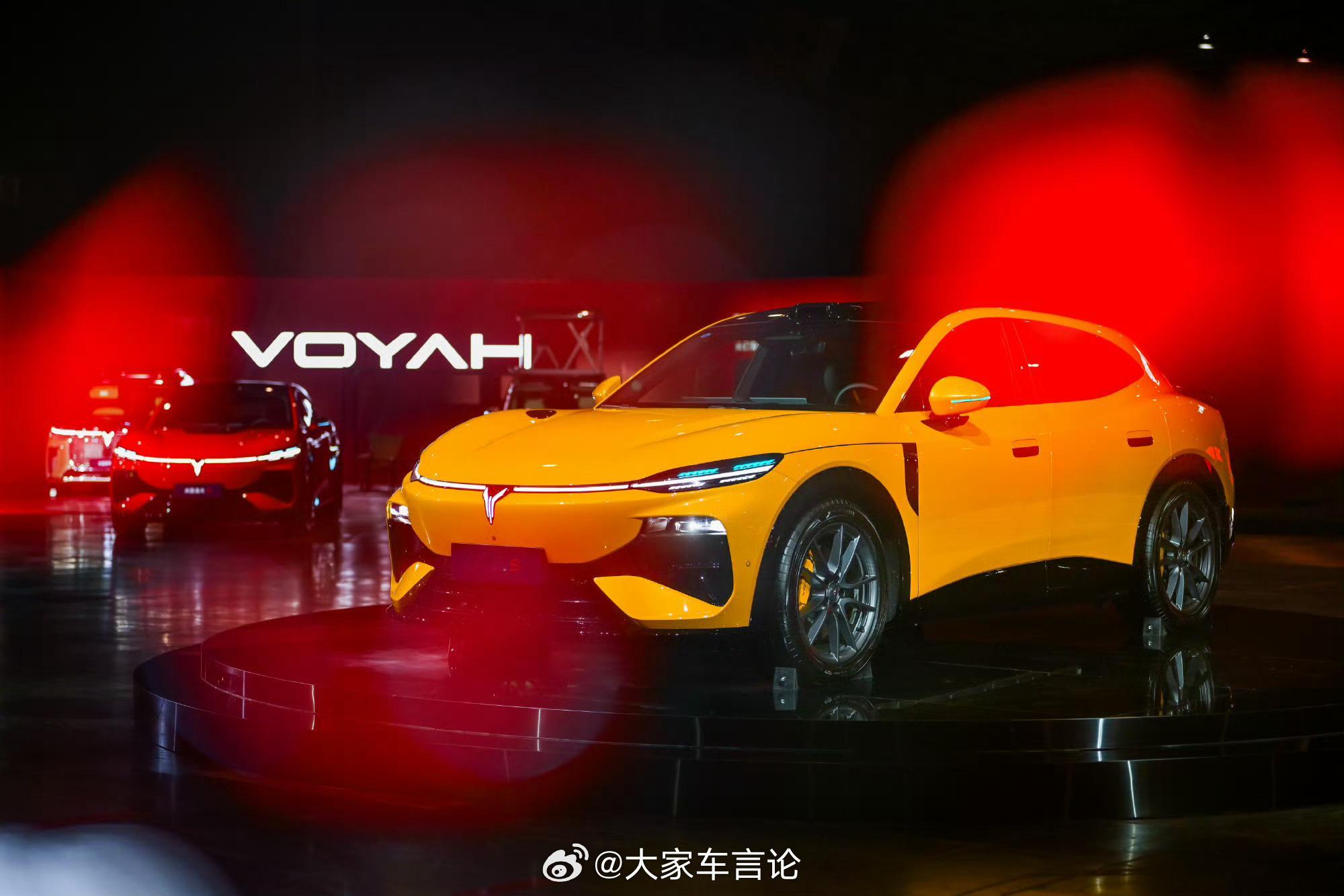 岚图追光S正式上市， 22.39万起售。全系标配四激光雷达，华为乾崑智驾+鸿蒙座