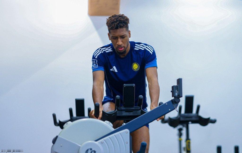 C罗和利雅得 据利雅迪亚🔴金斯利·科曼已完成康复计划，准备参加12月7日至11