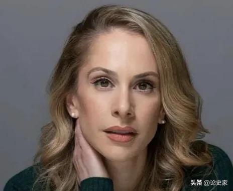 美国知名记者安娜·卡斯帕里安在社交媒体上直接对所有以色列人喊话，说他们在国际社会