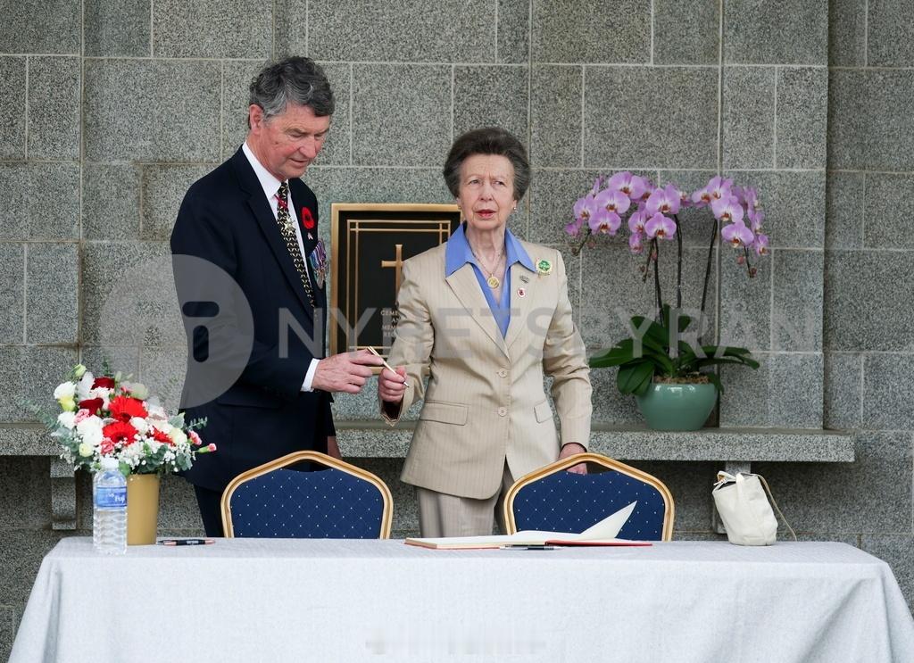结束为期4️⃣天的澳大利亚之旅之后，今天安妮长公主和蒂莫西劳伦斯爵士紧接着开始了