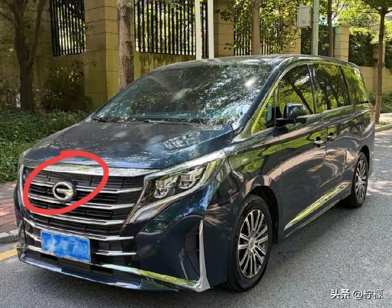 我堂哥想把自己的车卖掉，开价13万。

我跟他商量，说最多能出12万，磨了两天，