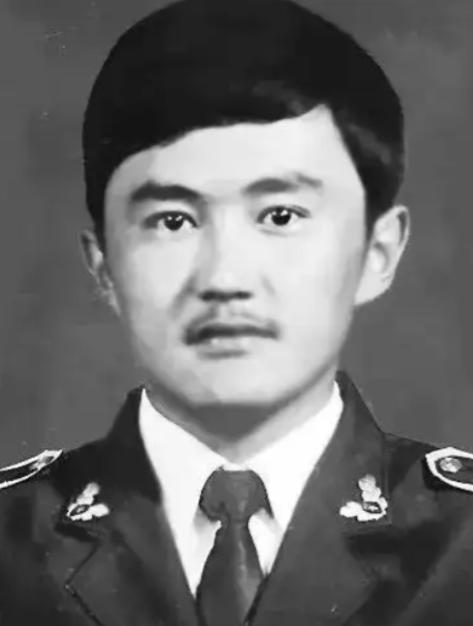 人死之前是有预兆的。1994年哈萨克族民警赛尔江吃完晚饭对妻子说“你今天做的饭特