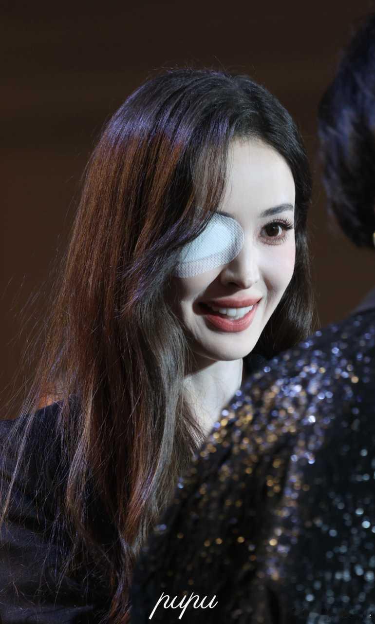 娜扎神的女儿还是非常美 