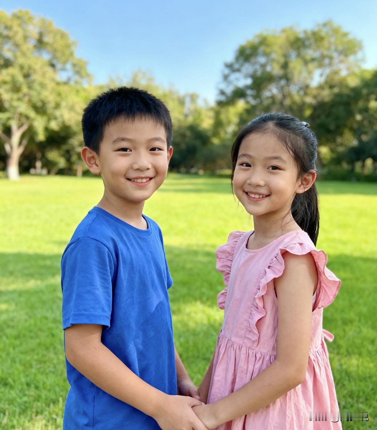 “愁到失眠！”一位家长在社交平台上发文倾诉，月薪3000元，要养三个娃，真的快扛