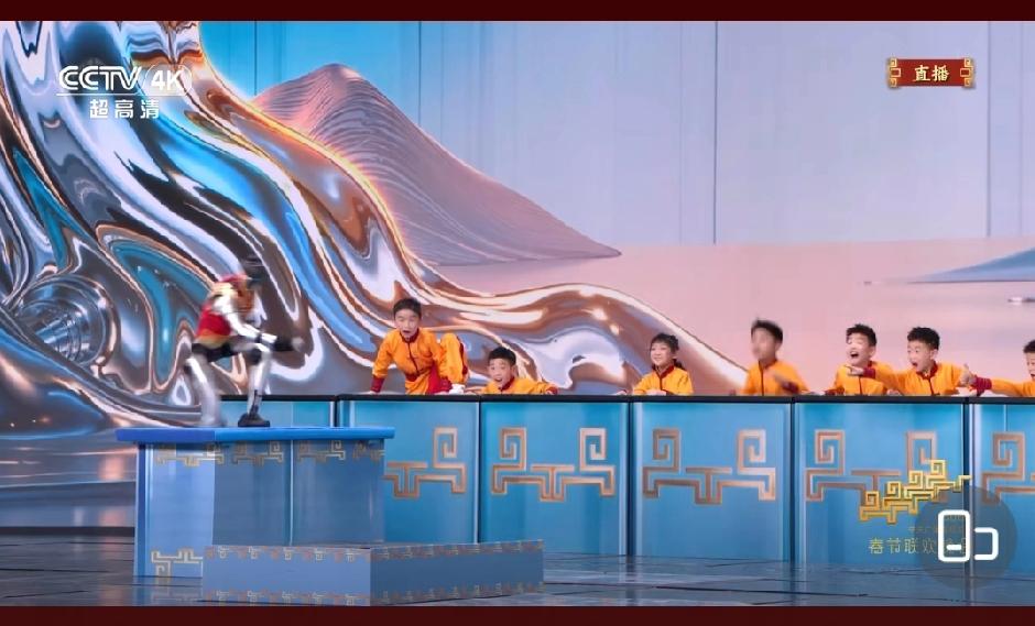 春晚的机器人表演很精彩，不过也让我有点担心。
1000多年前，我们发明了火药，可