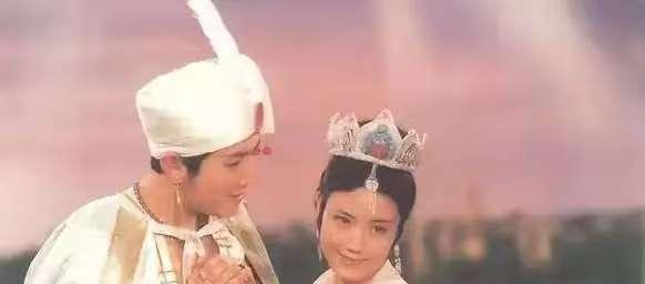 王扶林导演当年撤下成梅的薛宝钗，是下了一步暗棋。
全国海选来的售货员成梅，原本冲