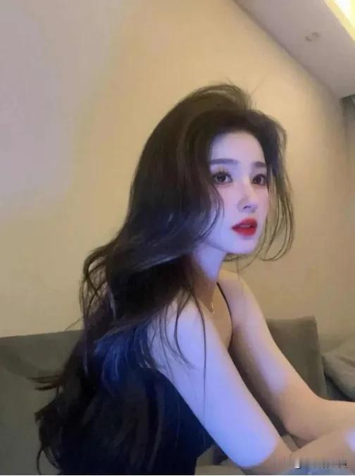 慢慢理解世界，慢慢更新自己
偶尔要抱抱那个挺过风雨的自己我慢慢的懂了 世界是一个