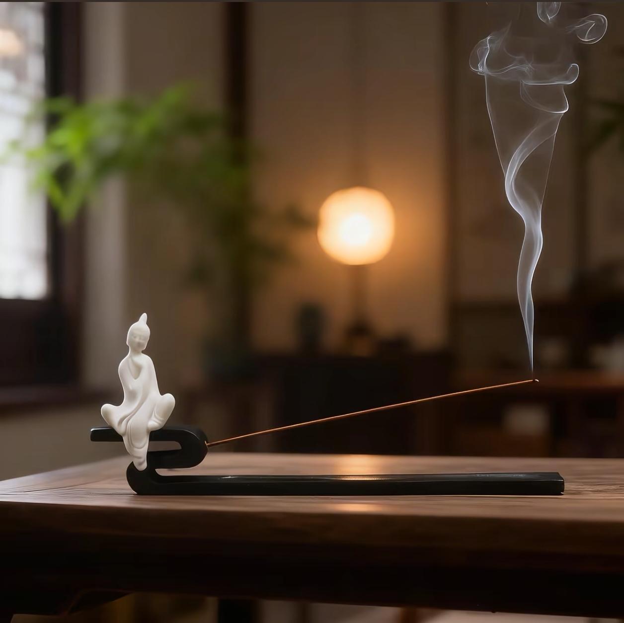 观今宜鉴古，无古不成今。
历史上的经验教训，就是我们做人做事、看时代看世事的一面