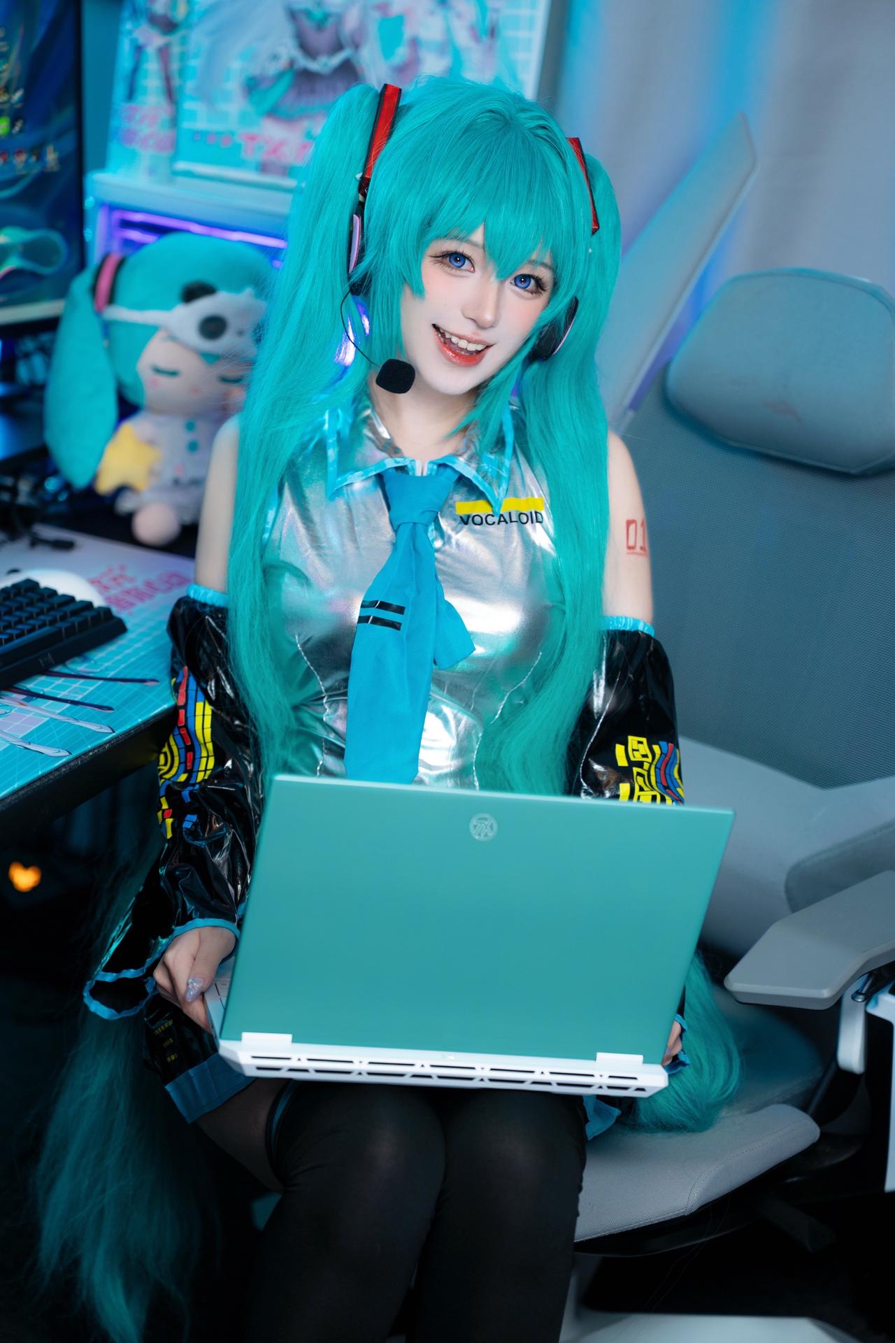 老师，这个初音电竞房我太喜欢了！华硕天选6 Pro 酷睿初音未来版赠的联名礼盒太