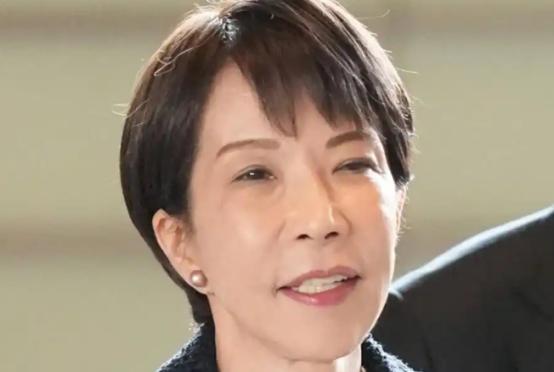 高市早苗访美堪称一场大型颜面尽失的外交闹剧，全程充斥着卑微献媚与公开羞辱。

白