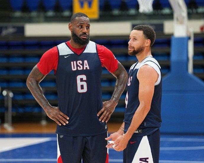 库里赞叹詹姆斯职业精神詹姆斯和纳什主持的播客节目《球场大脑》播出第三季第三集，库