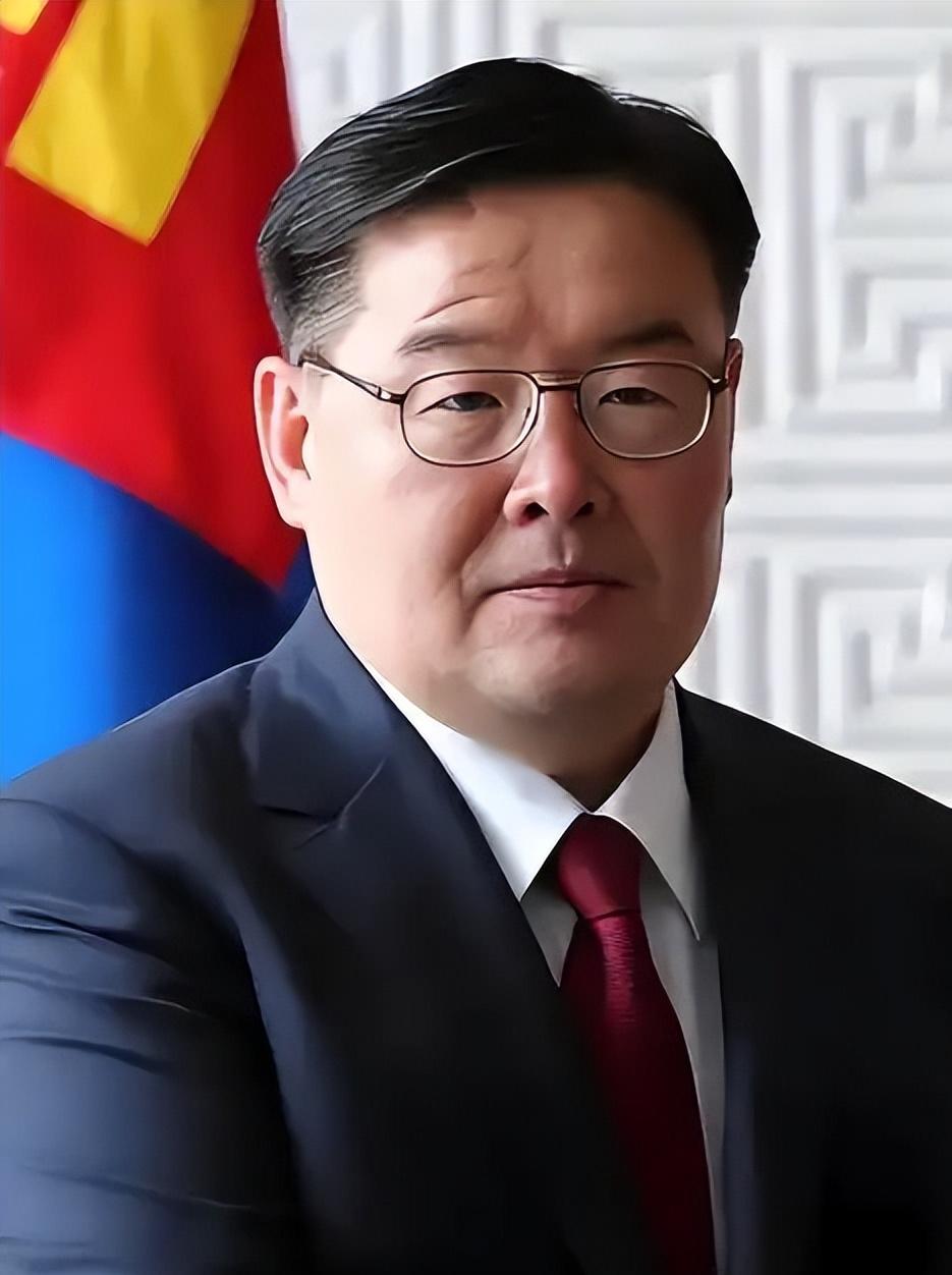 不能等，蒙古国总理赞丹沙塔尔辞职了，说白了就是蒙古国亲华派和亲西方派的斗争开始公