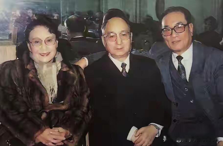 这几位都是早年间红遍大江南北的老一辈演员，能认出他们的，你的年龄应该有60以上，