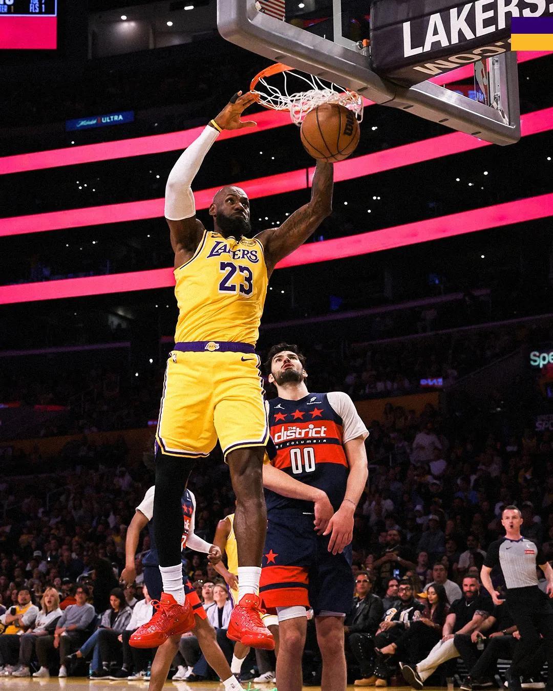 时隔13天，再次刷新自己的历史最老三双。历史最老三双榜单前三都是詹姆斯的了！难以