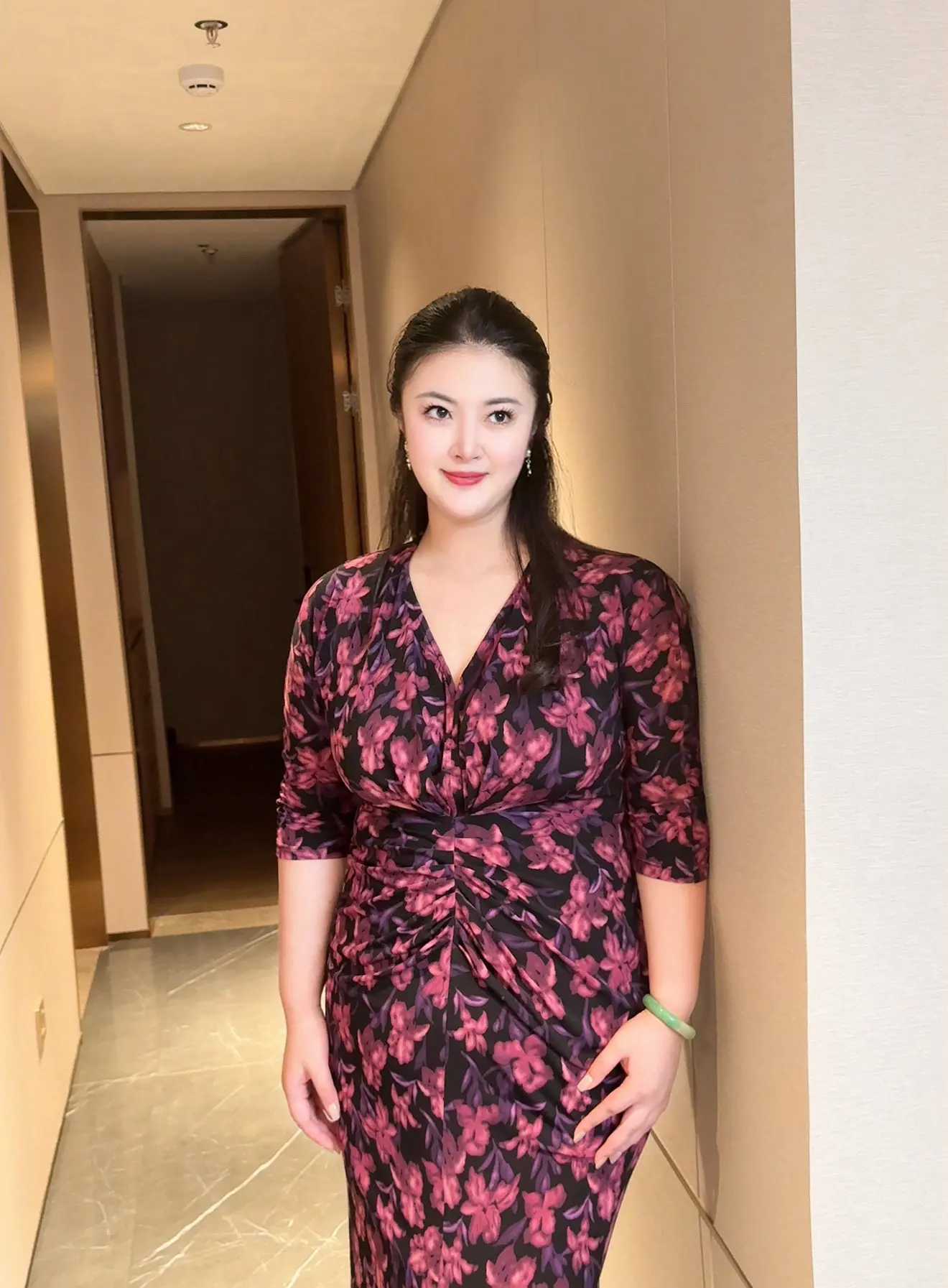 自己没本事 跟谁结婚都一样 不要妄想 一个跟你没有血缘关系的男人 会赚...