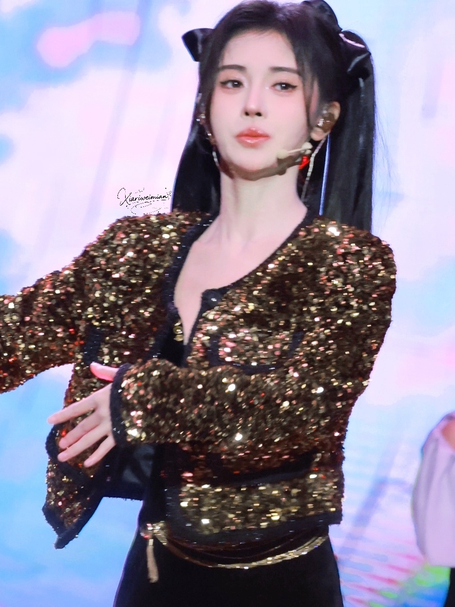 jjy鞠婧祎万花世界 jjy鞠婧祎苏绿夏在每一个还未与你相遇的过去中，我都有在努