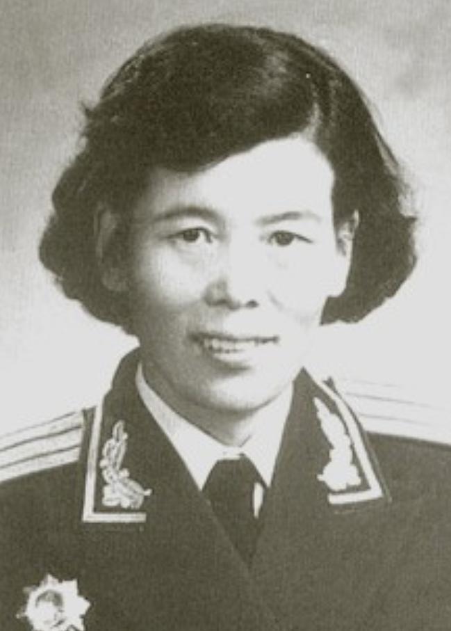 刘奇，女，山东省沂南县青驼镇吉拉子村人。1922年出生。刘奇的爷爷曾在清朝为官，