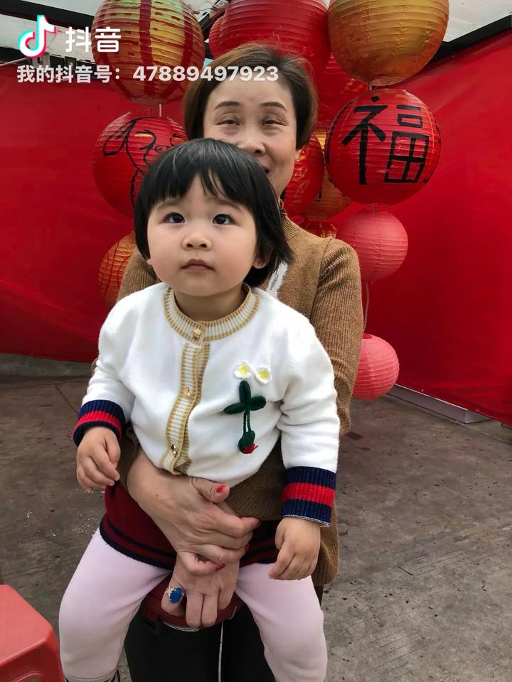 王鹭佳：光阴的故事。（此系列照片均是原片，没经过任何剪裁和修饰）

一个行行摄色