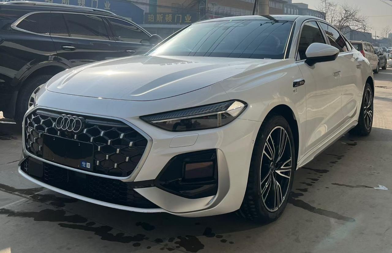 轻微运损 奥迪A5L指导价306800，华为智驾，裸车25.65，支持各种补贴，