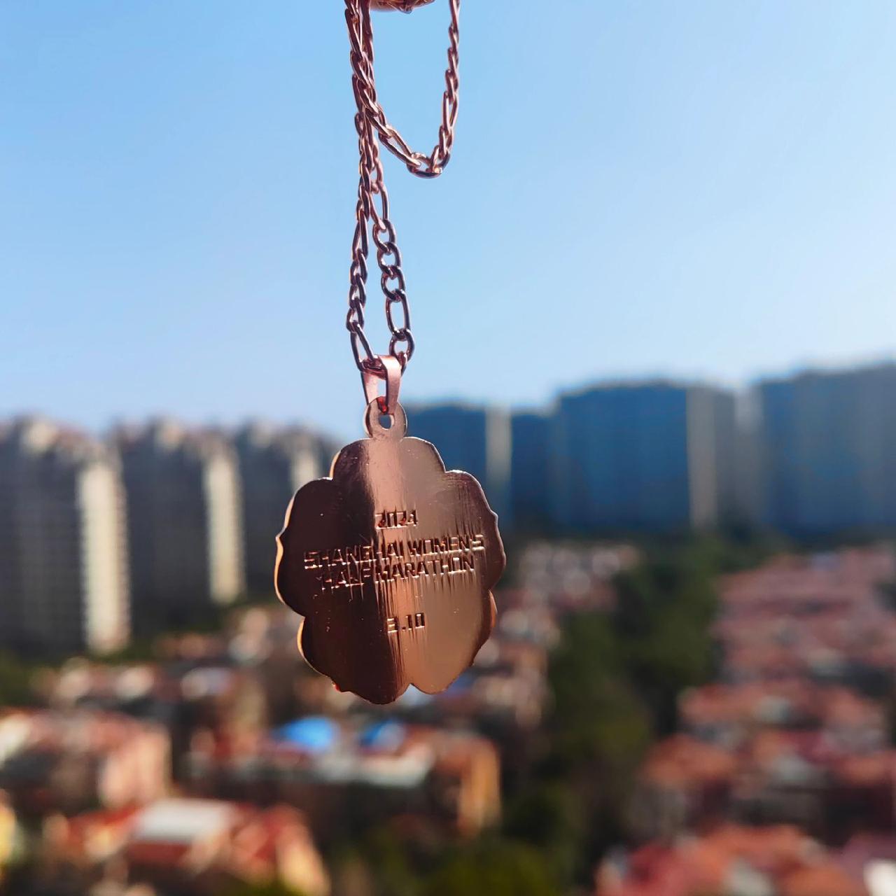 人生总是有遗憾的，很想跑出Pb的上海女子半马，终是在出国连轴转的一周以及感冒的情