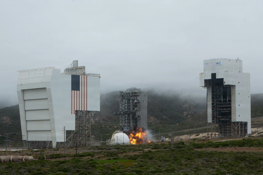 SLC-6的移动勤务塔和发射塔已经被爆破拆除，接下来SpaceX将对其进行对应的