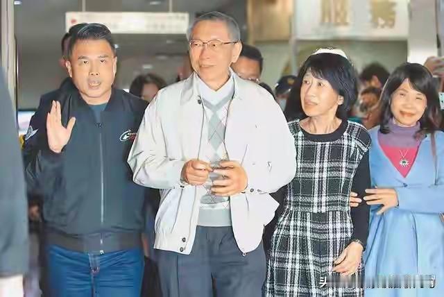 柯文哲坐牢一年后自言“一心向善”，但是老婆每天在脸书发文批判民进党，他想让她出去
