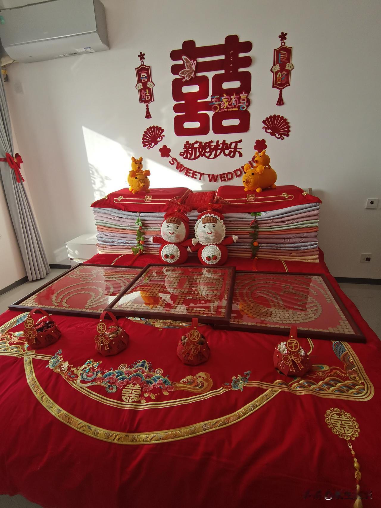 表姐家儿子结婚，
新房离我家不远，
我从早到晚帮了三天忙，
昨天终于娶到家完美结