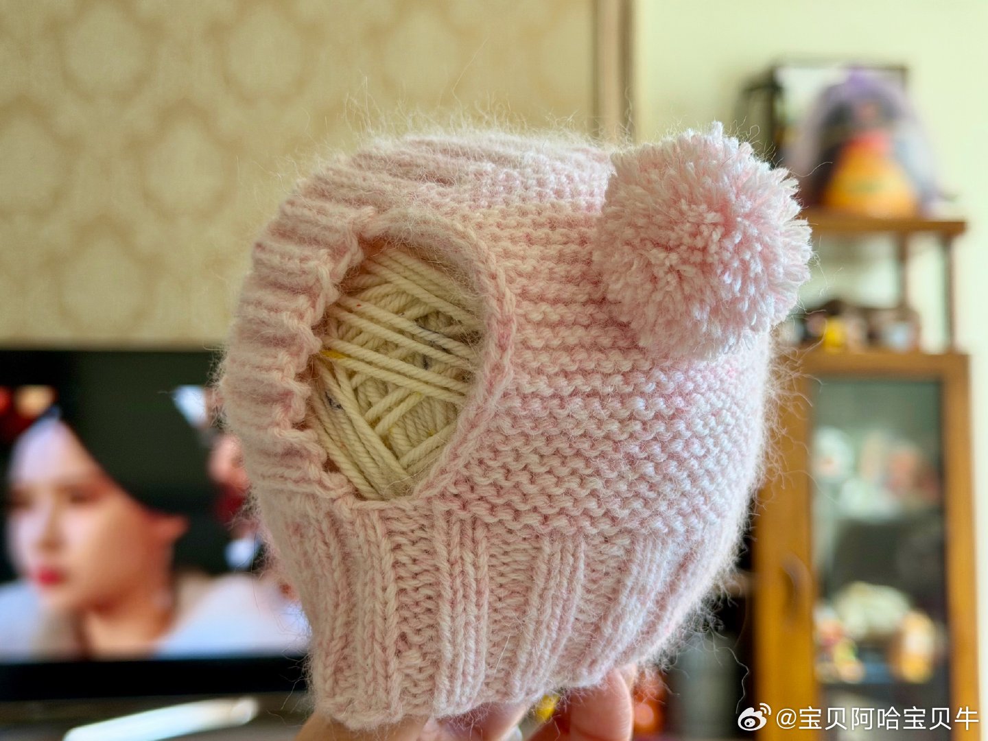 没有感情的织帽子机器，一个月织了6个，再也不担心菜菜冬天出去玩冻脑门了牛爹问我为