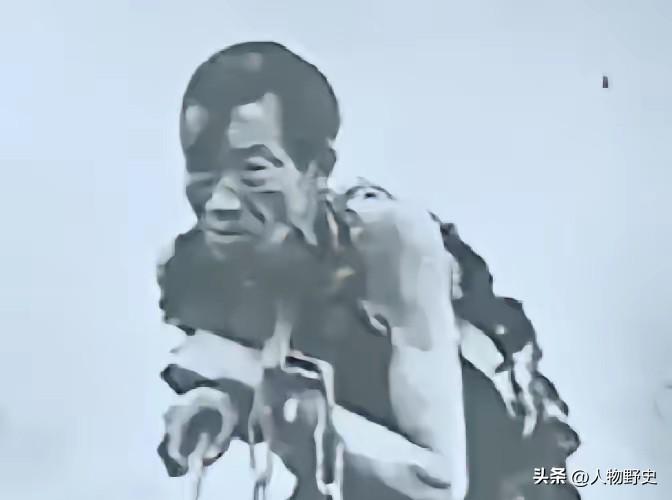 1949西宁解放！瘸腿放牛奴冲进军营：我是失踪12年的红军副营长，求归队

19