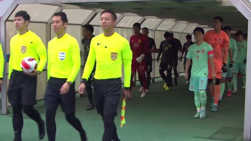 #中国国奥2比1马来西亚国奥# 友谊赛男足国奥再战马来西亚国奥，杜月徵头球首开纪