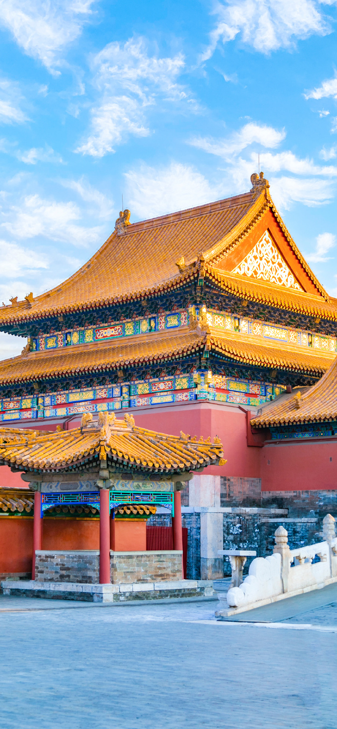 早安，朋友们！今天，让我们把目光投向窗外，让“建筑风景壁纸”带您领略世界的美好。