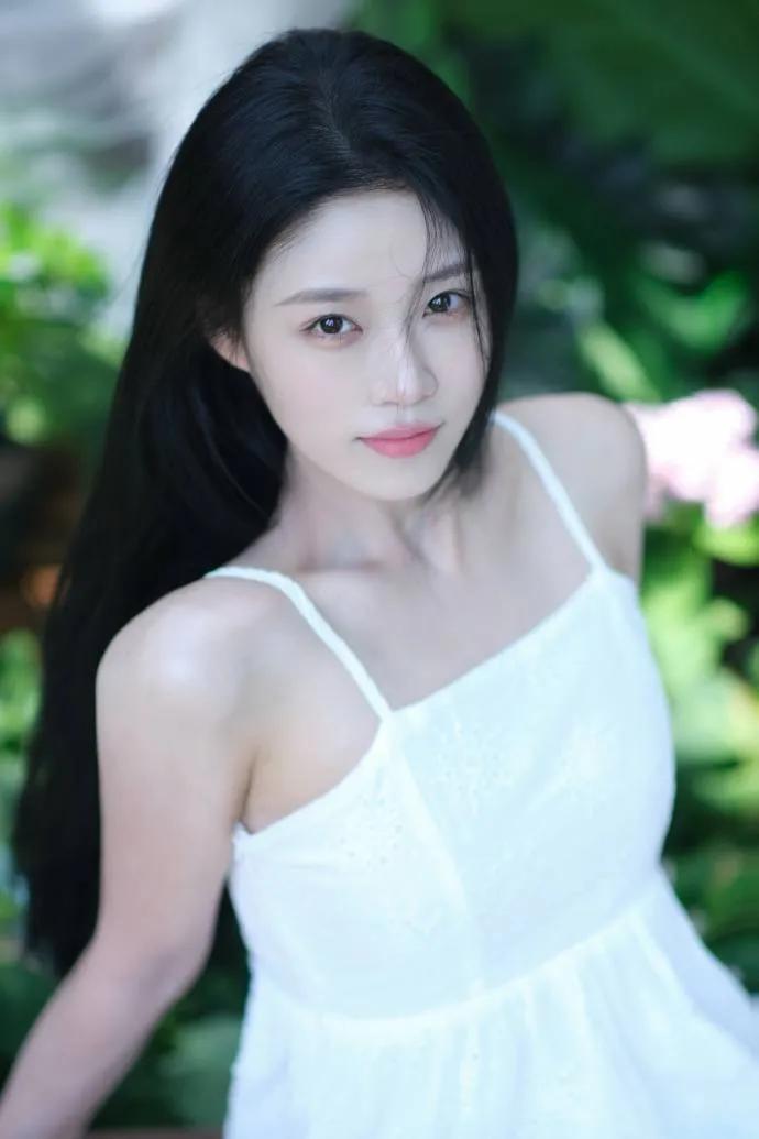有勇气并不表示恐惧不存在，而是敢面对恐惧克服恐惧。






