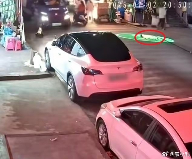 幼童躺街上被快递货车碾压身亡一起本不应该发生的悲剧，小孩子无辜，司机倒霉，家长极